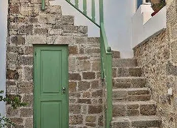 Myrtia House *